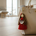 Handgemachte Makramee Puppe als Taschenanhänger und Schlüsselanhänger, günstige Weihnachtsgeschenk Idee